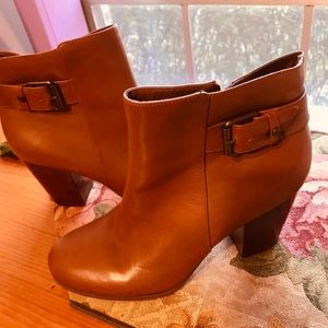 NWOT ISAAC MIZRAHI Booties 10m